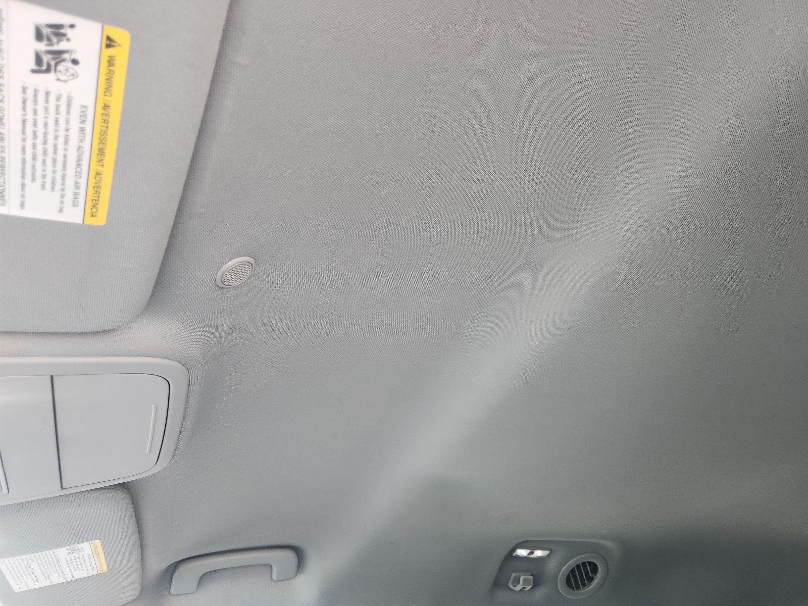 2023 Ford Explorer photo 25 of 34