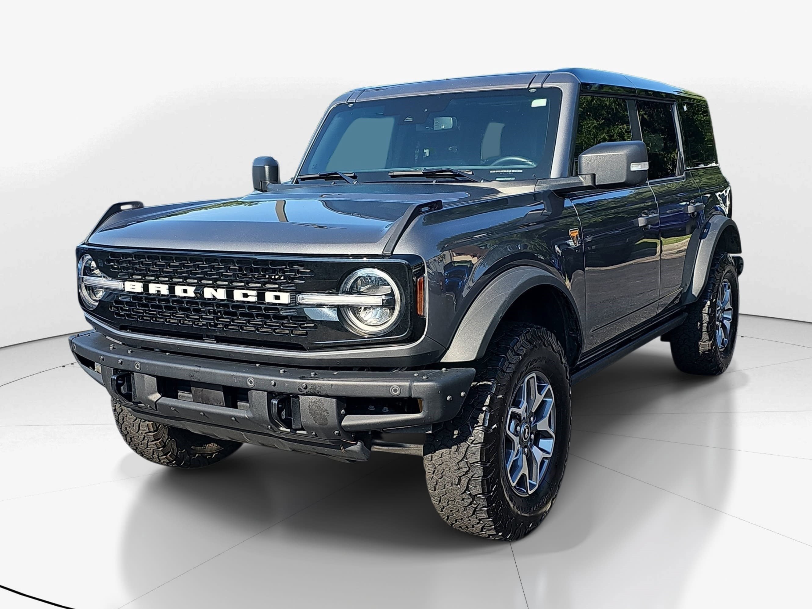 Used 2025 Gray Metallic Ford Badlands image 6