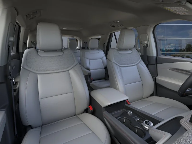 New 2026 Star White Metallic Tri-Coat Ford Active image 10