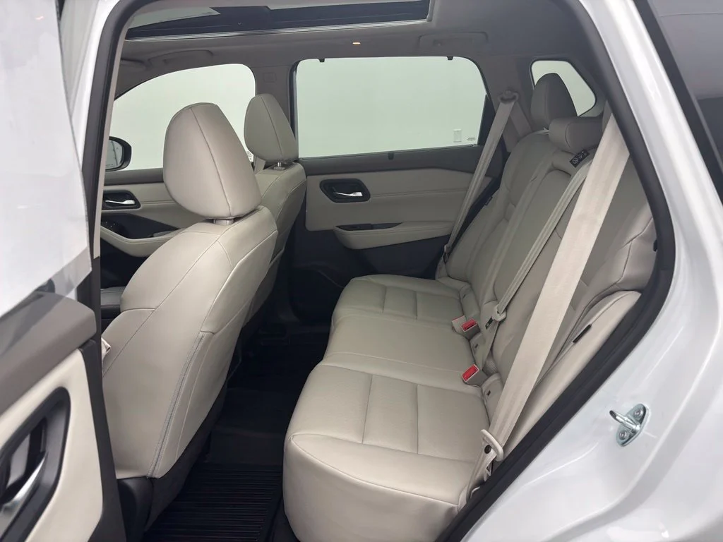 Used 2024 White Nissan SV image 36