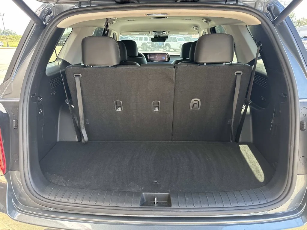 Used 2025 Gray Hyundai SEL image 14