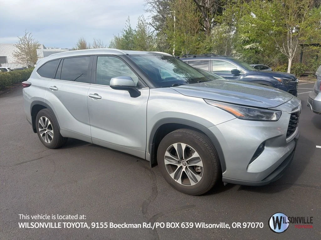 2024 Toyota Highlander XLE AWD's photo
