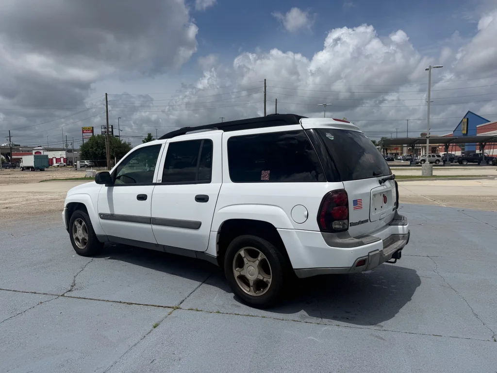 Used 2004 SUMMIT WHITE Chevrolet EXT LS image 5