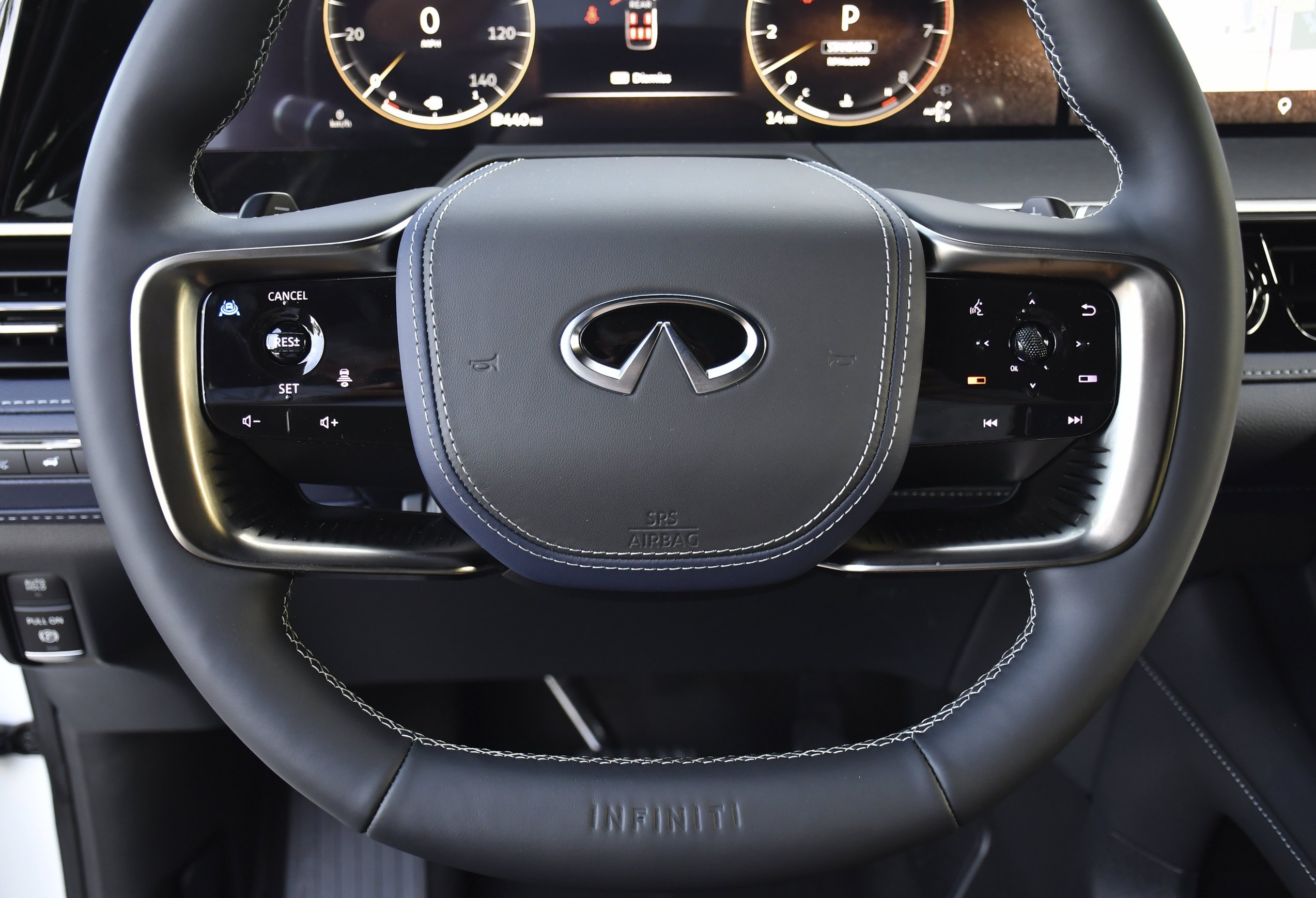 New 2026 2T RADIANT WHIT INFINITI Sport 4WD image 7