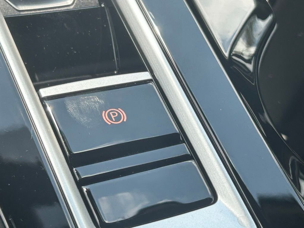 New 2026 White/off-white Volkswagen 2.0T SE w/Technology image 57