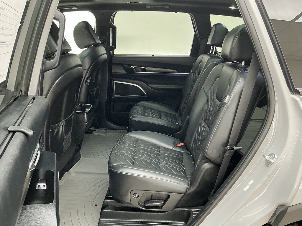 Used 2024 Wolf Gray Kia SX image 18