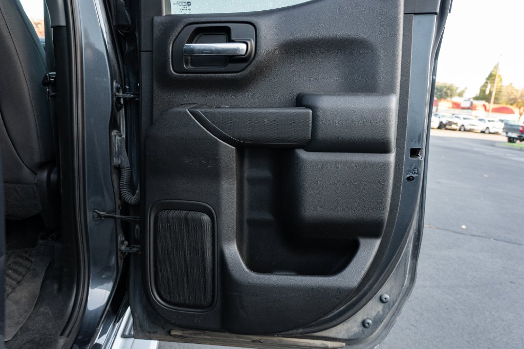 Used 2019 Blue Chevrolet LT image 25