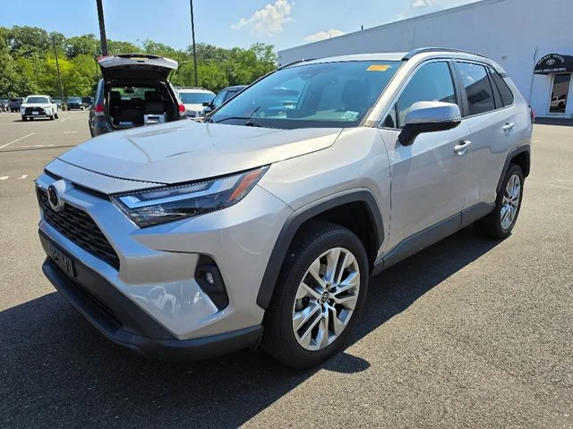 Used 2022 Gray Toyota XLE Premium image 3