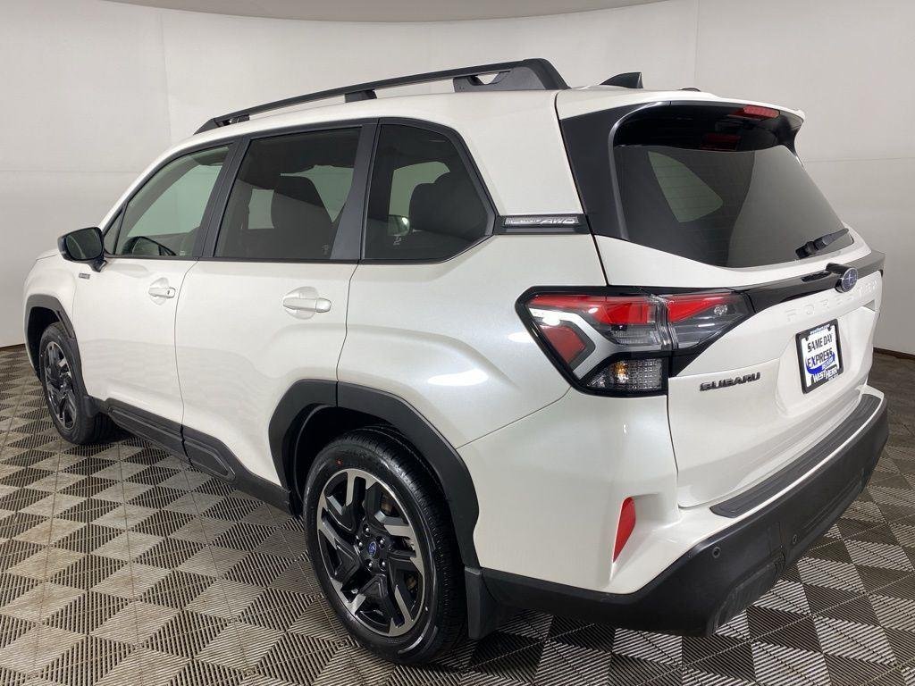 2025 Subaru Forester Limited - Photo 9
