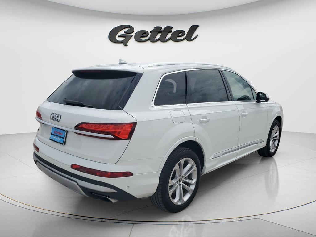 Used 2025  Audi 55 Premium Plus image 5