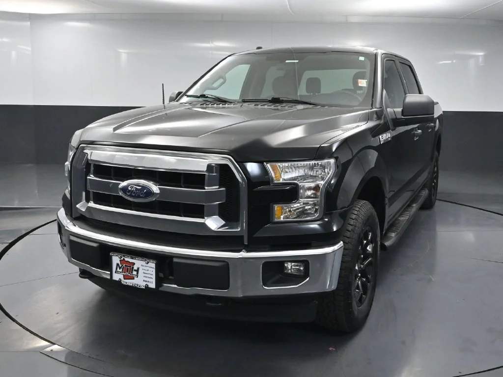 Used 2017 Black Ford XLT image 9