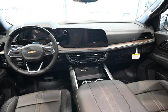 New 2026 Polar White Tricoat Chevrolet High Country image 15