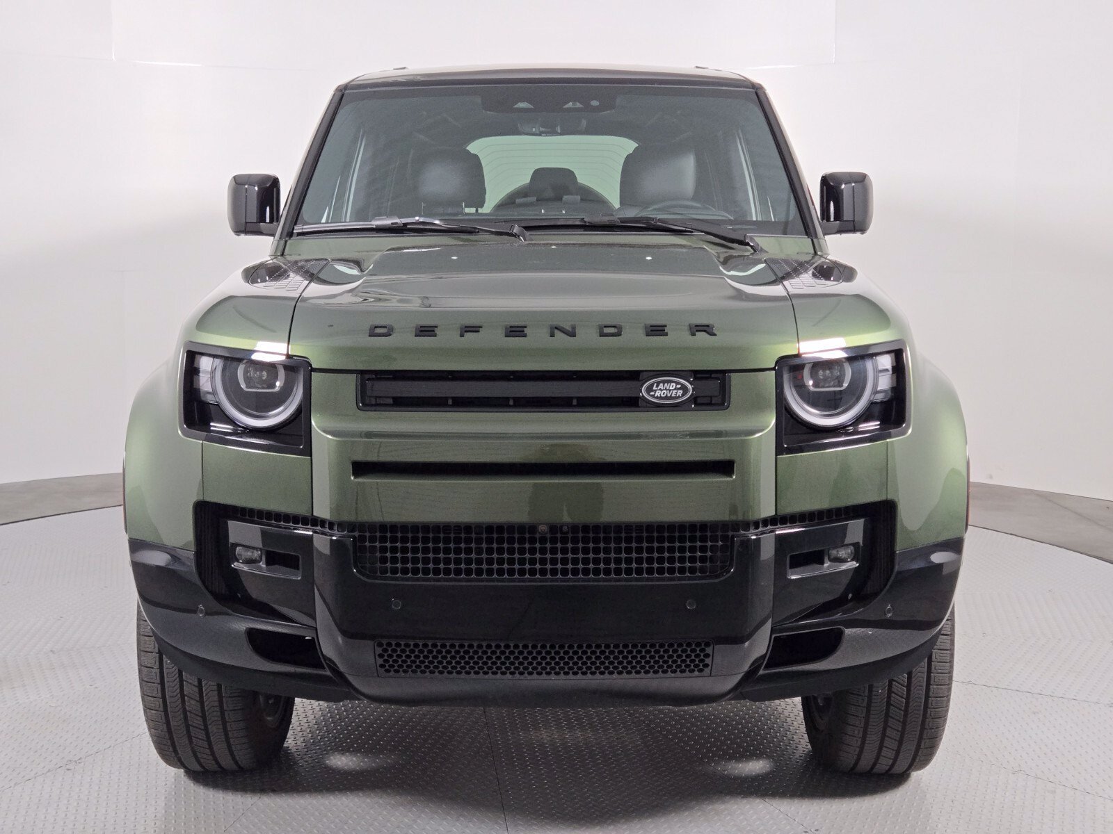 Certified Used 2026 Woolstone Green Metallic Land Rover X-Dynamic SE image 8