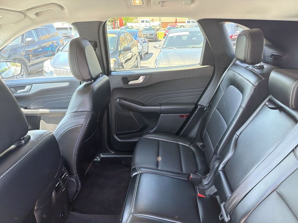 Used 2025  Ford Platinum image 12