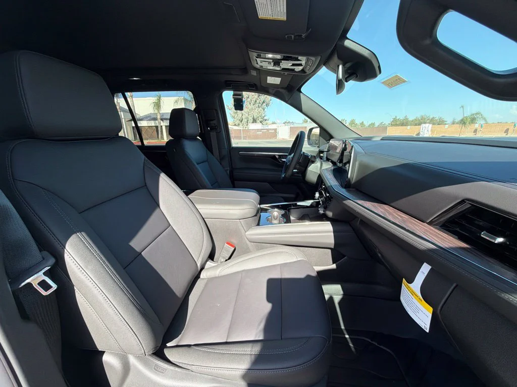 2027 Chevrolet Tahoe Z71 - Photo 26