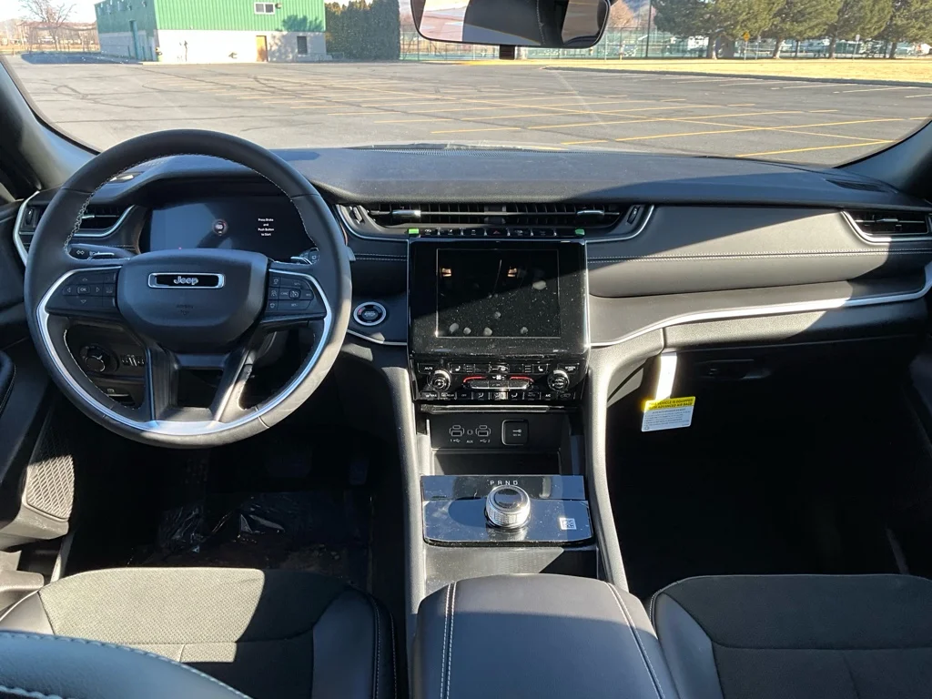 2025 Jeep Grand Cherokee Altitude - Photo 10