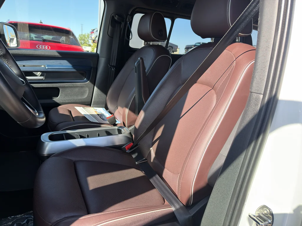 Used 2025 Volkswagen ID. Buzz PRO S with VIN WVGAWVEB4SH015336 for sale in Santa Fe, NM