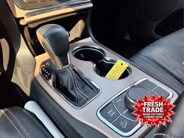 Used 2017 White Jeep Limited image 10