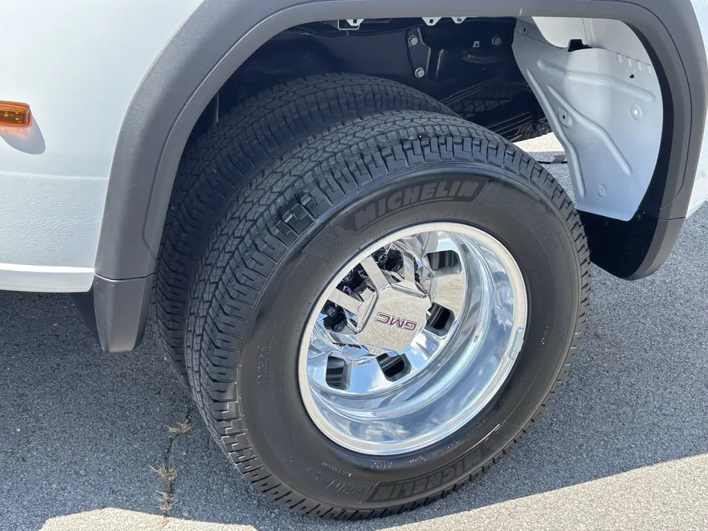 2026 GMC Sierra 3500HD Pro - Photo 10