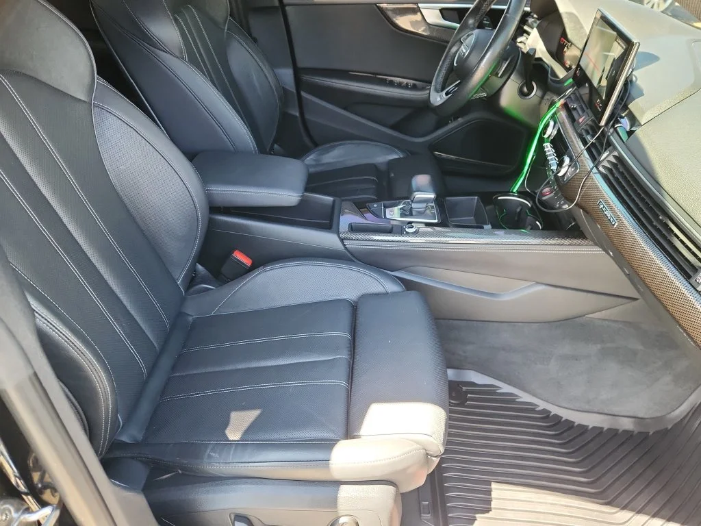 Used 2022 Black Audi  image 17