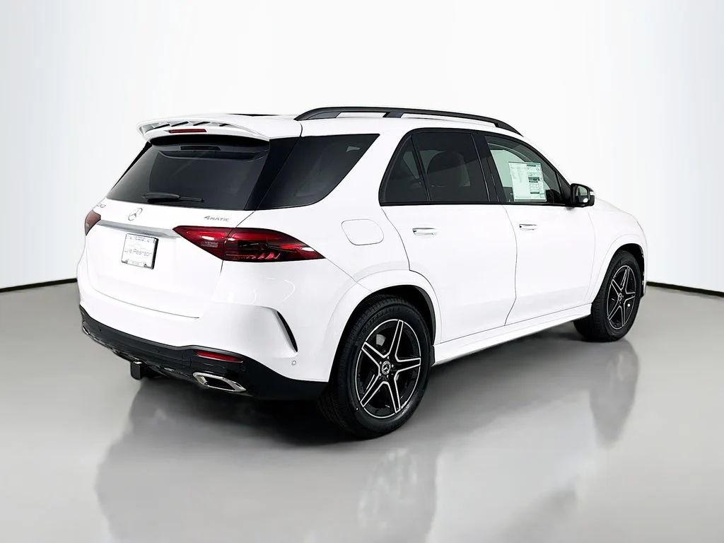 New 2026 MANUFAKTUR Moonlight White Metallic Mercedes-Benz GLE 450 image 9