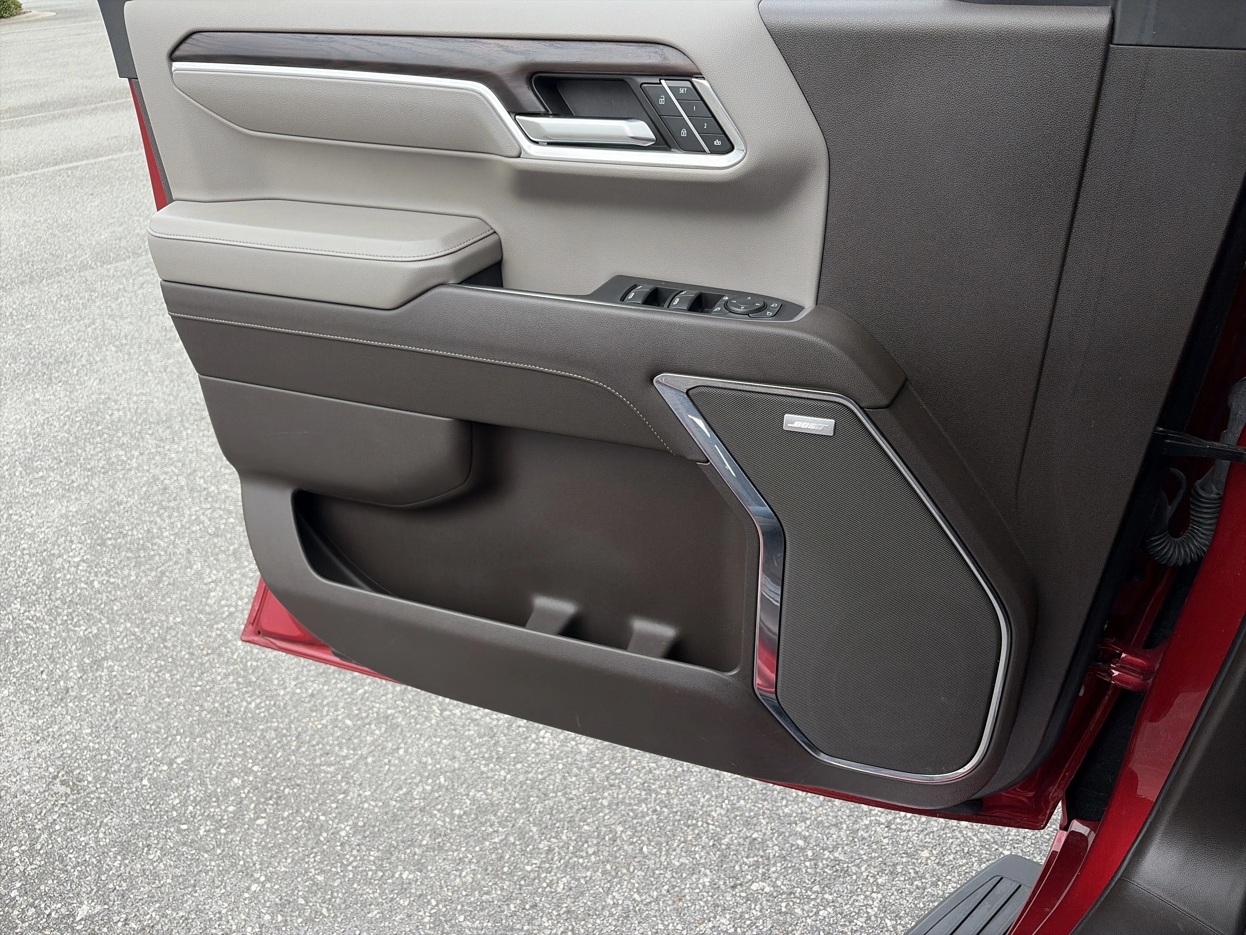 2024 GMC Sierra 1500 SLT - Photo 16
