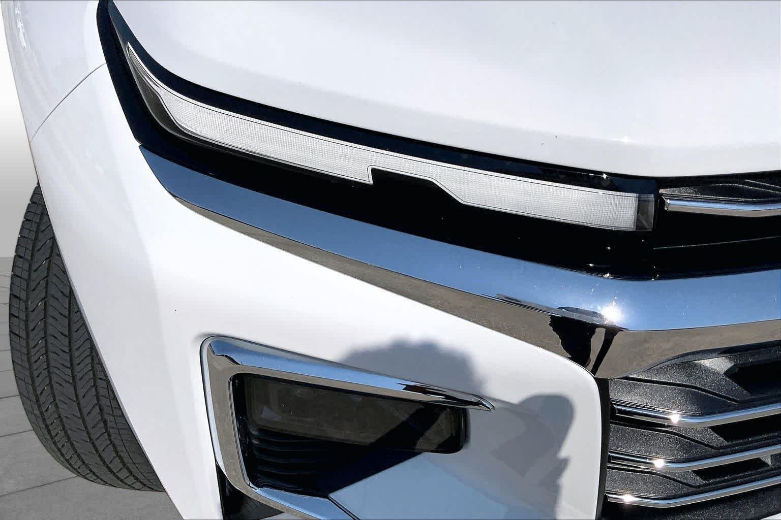 Used 2026 Summit White Chevrolet FWD LT image 26