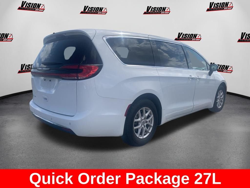 Used 2024 White Chrysler Touring L image 4
