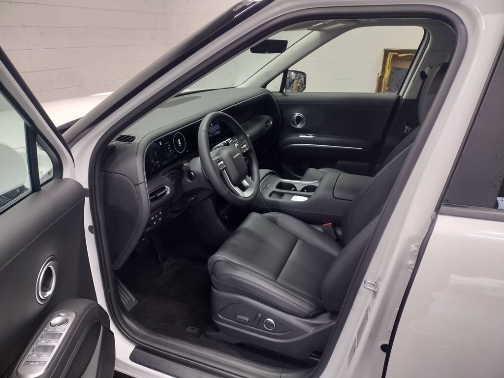 Used 2026 White Hyundai SEL Convenience image 25