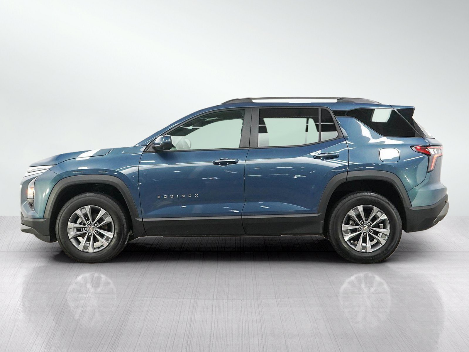 Used 2025 Chevrolet Equinox LT with VIN 3GNAXHEG8SL105161 for sale in Minneapolis, Minnesota