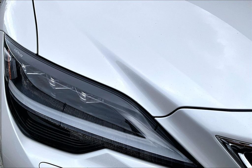 Used 2023 White Lexus 500 Base image 32