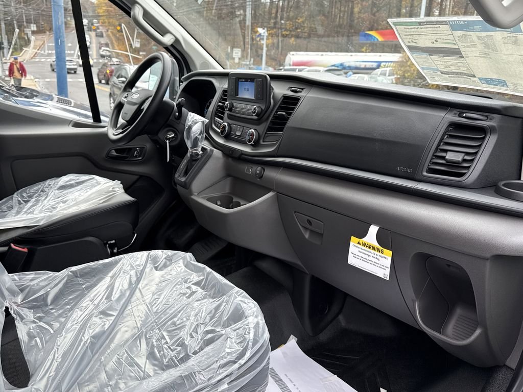 New 2025 Oxford White Ford Cargo Van image 19