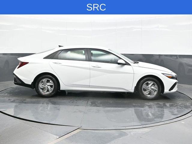 New 2026 White Hyundai SE image 8