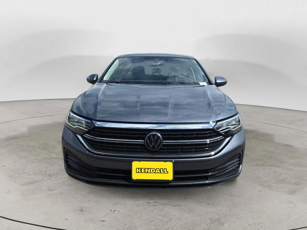 Used 2024 Gray Volkswagen 1.5T SE image 8