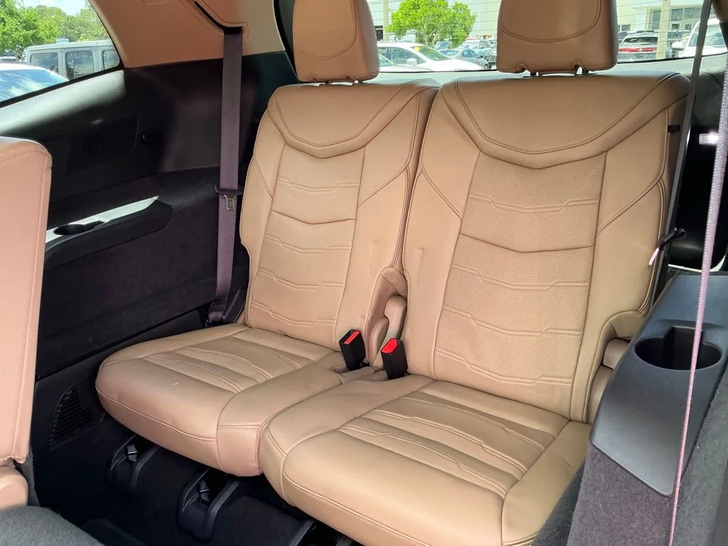 Used 2020 Red Cadillac Sport image 38