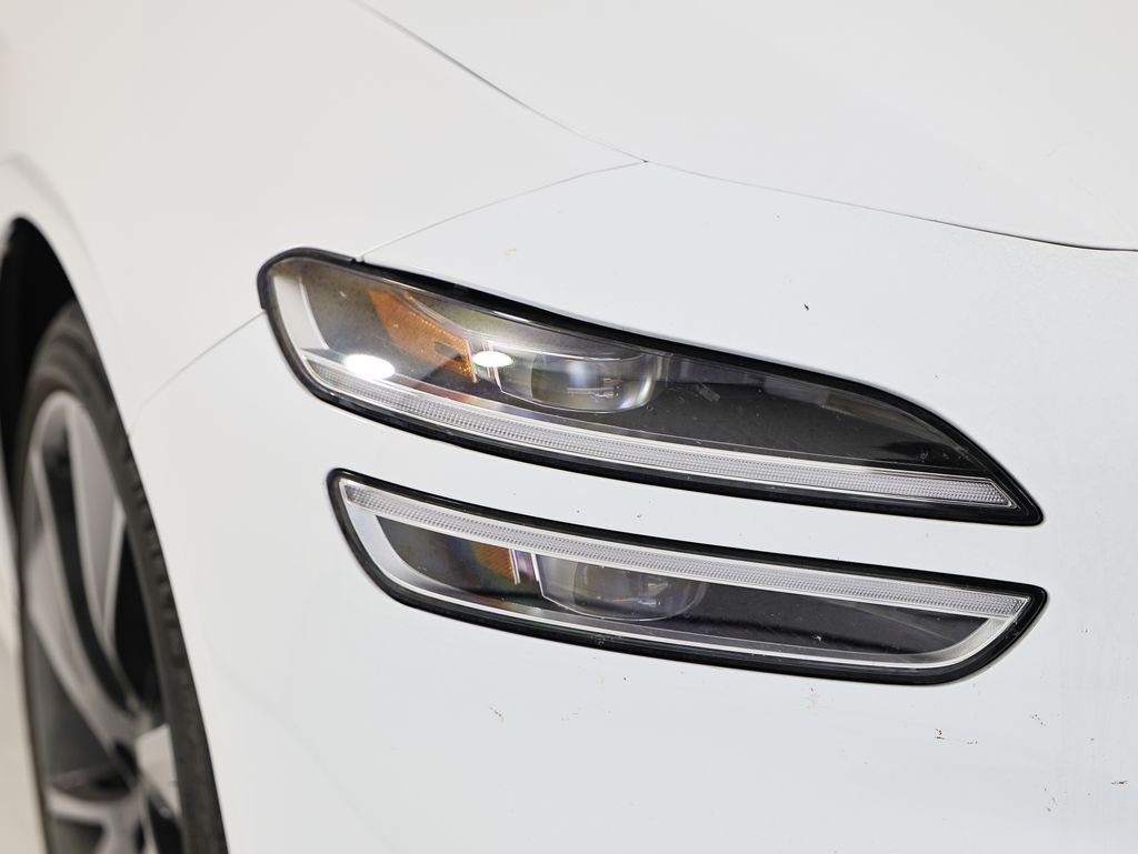 Used 2023 White Genesis 2.0T image 11