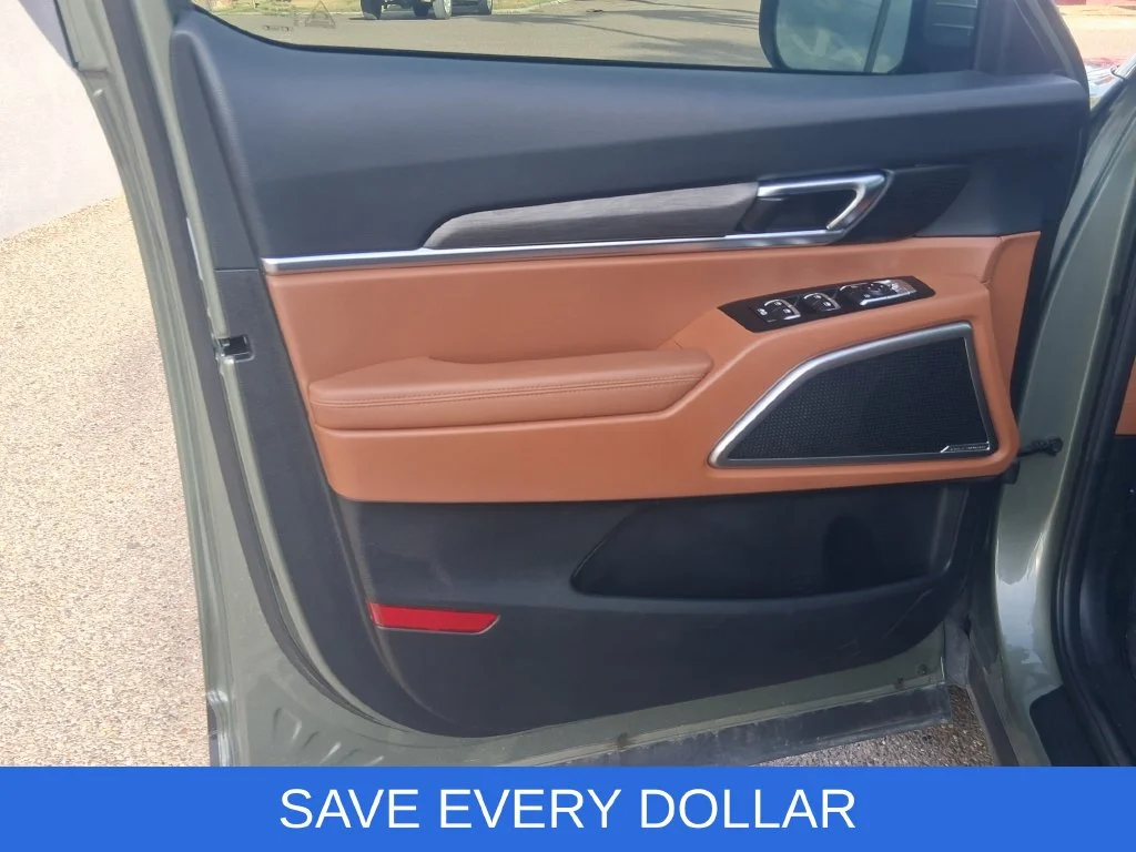 Used 2024 Green Kia EX X-Line image 11