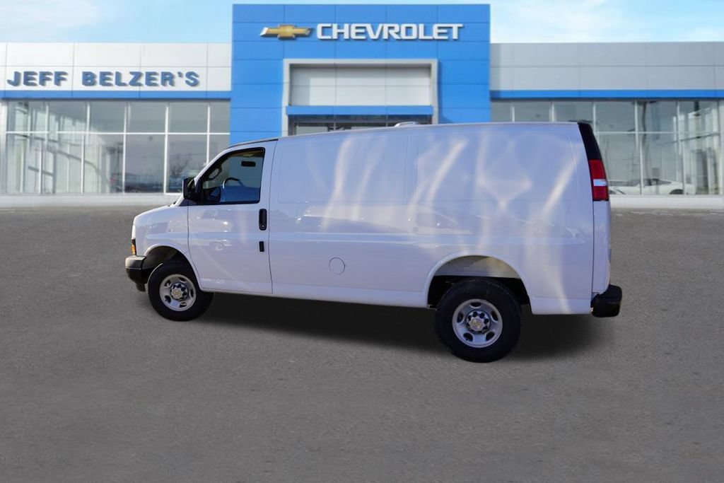 New 2025 Summit White Chevrolet WT image 6