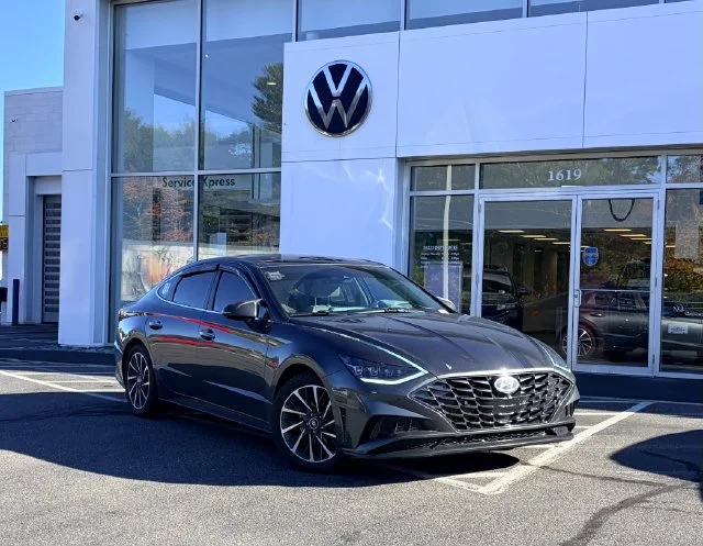 Used 2023 Gray Hyundai Limited image 1