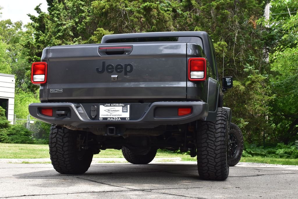 Used 2022 Crystal Metallic Jeep Sport image 19