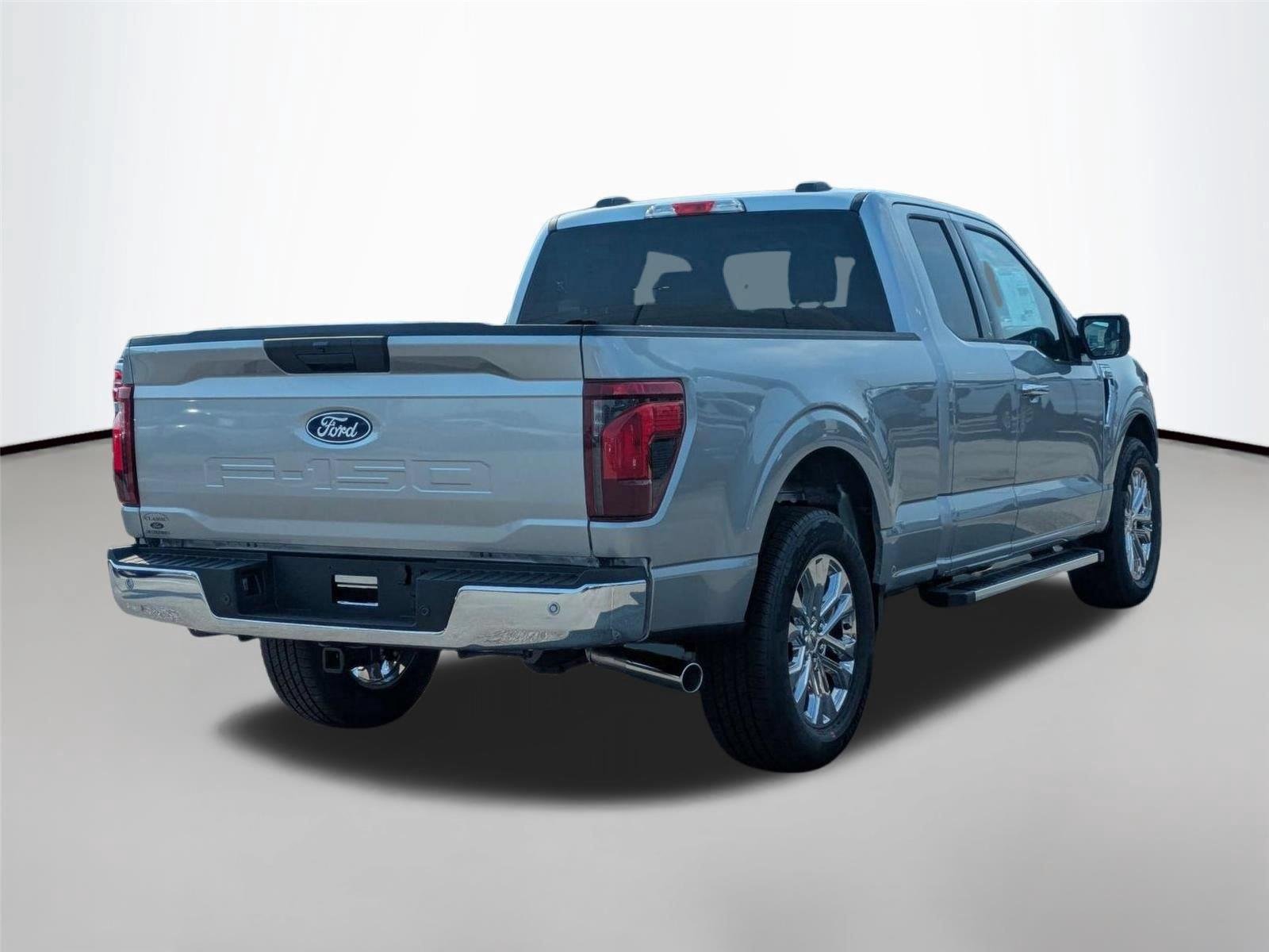 New 2026 Iconic Silver Metallic Ford XLT image 5