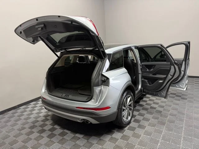 Used 2023 Silver Lincoln Standard image 28