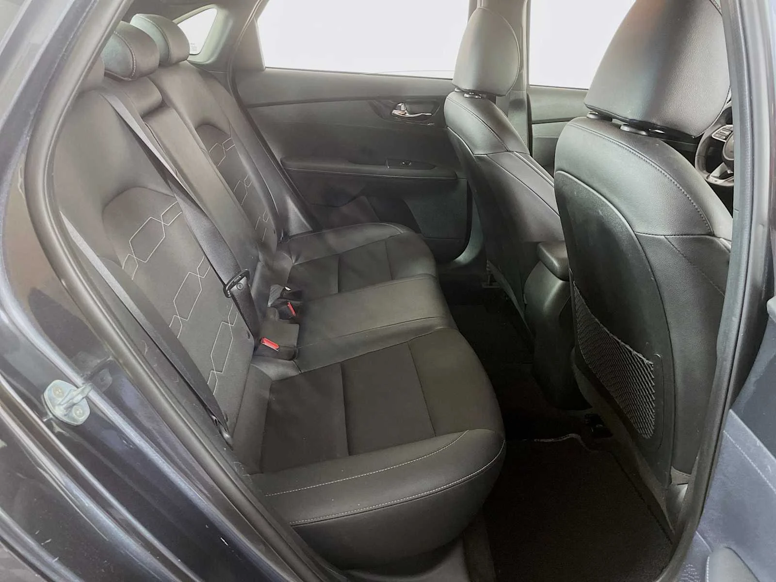Used 2022 Gravity Gray Kia GT-Line image 23