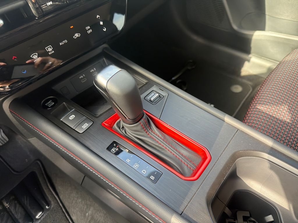 New 2026 Nissan Kicks SR 4D Sport Utility