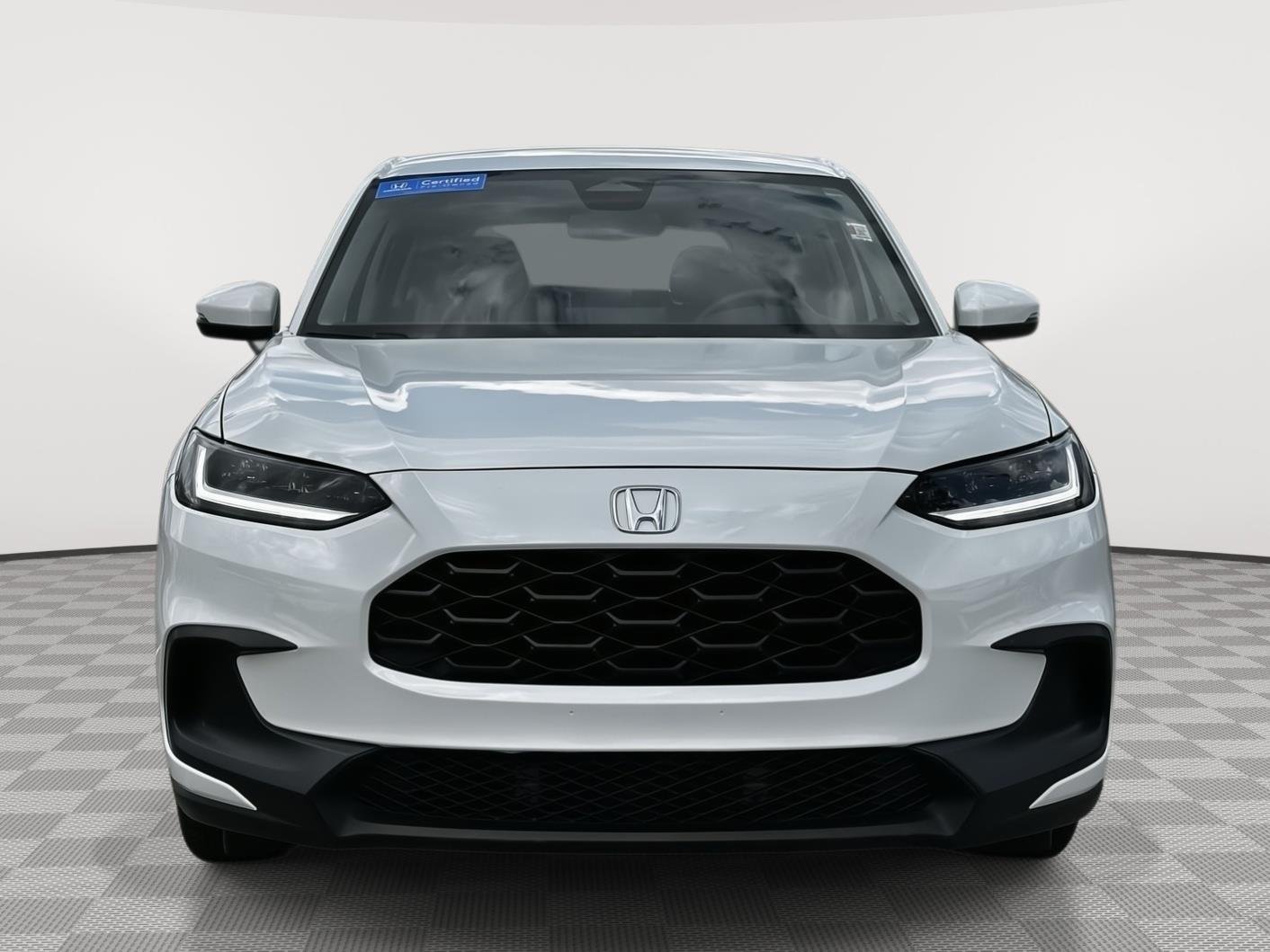 Used 2023 Platinum White Pearl Honda LX image 2