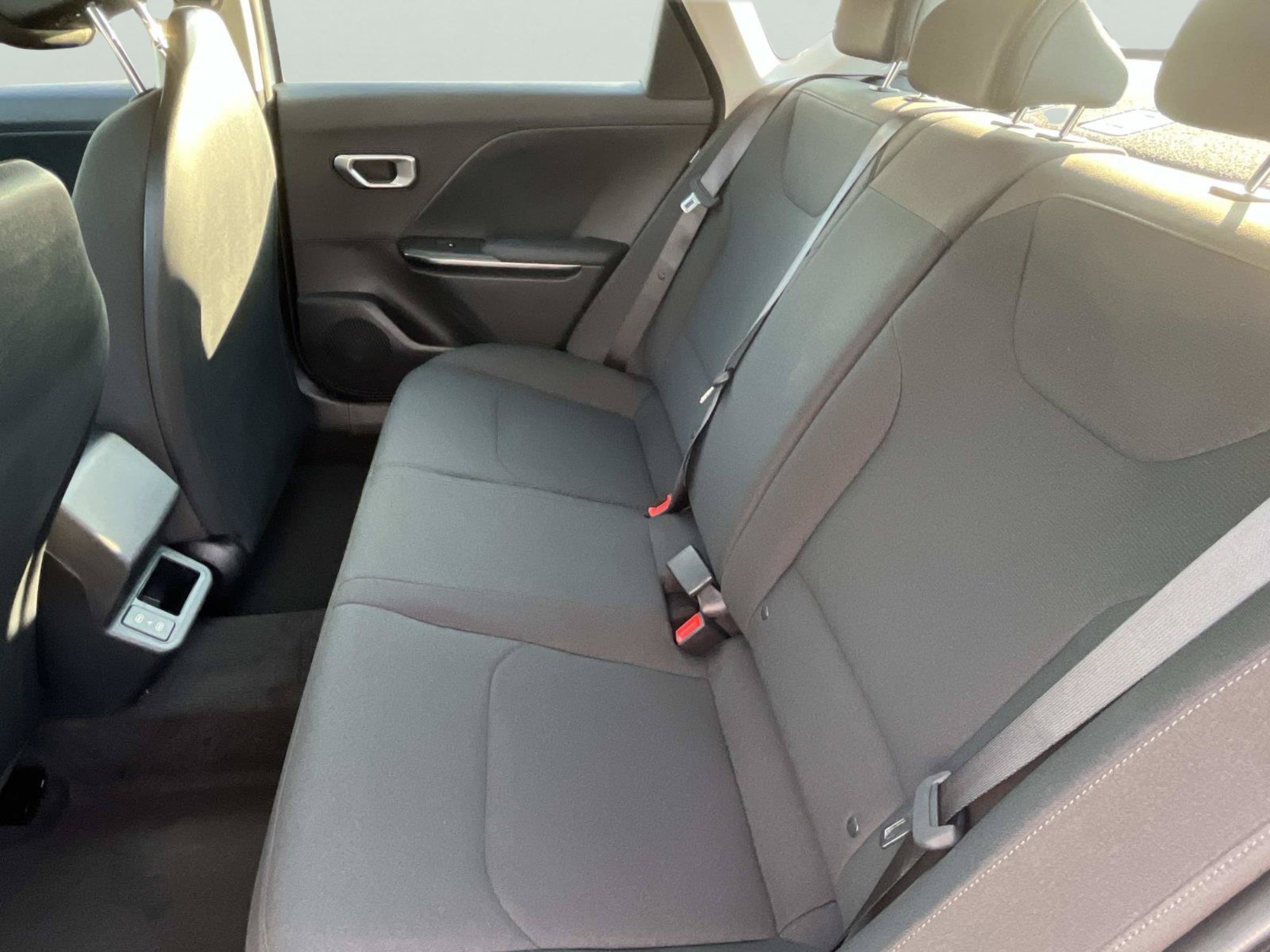 New 2026 Snow White Pearl Kia LXS image 16
