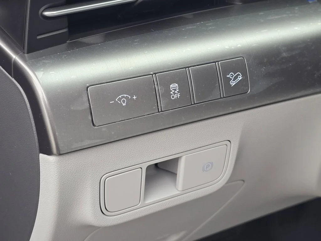 New 2026 Gray Hyundai SEL Premium image 18