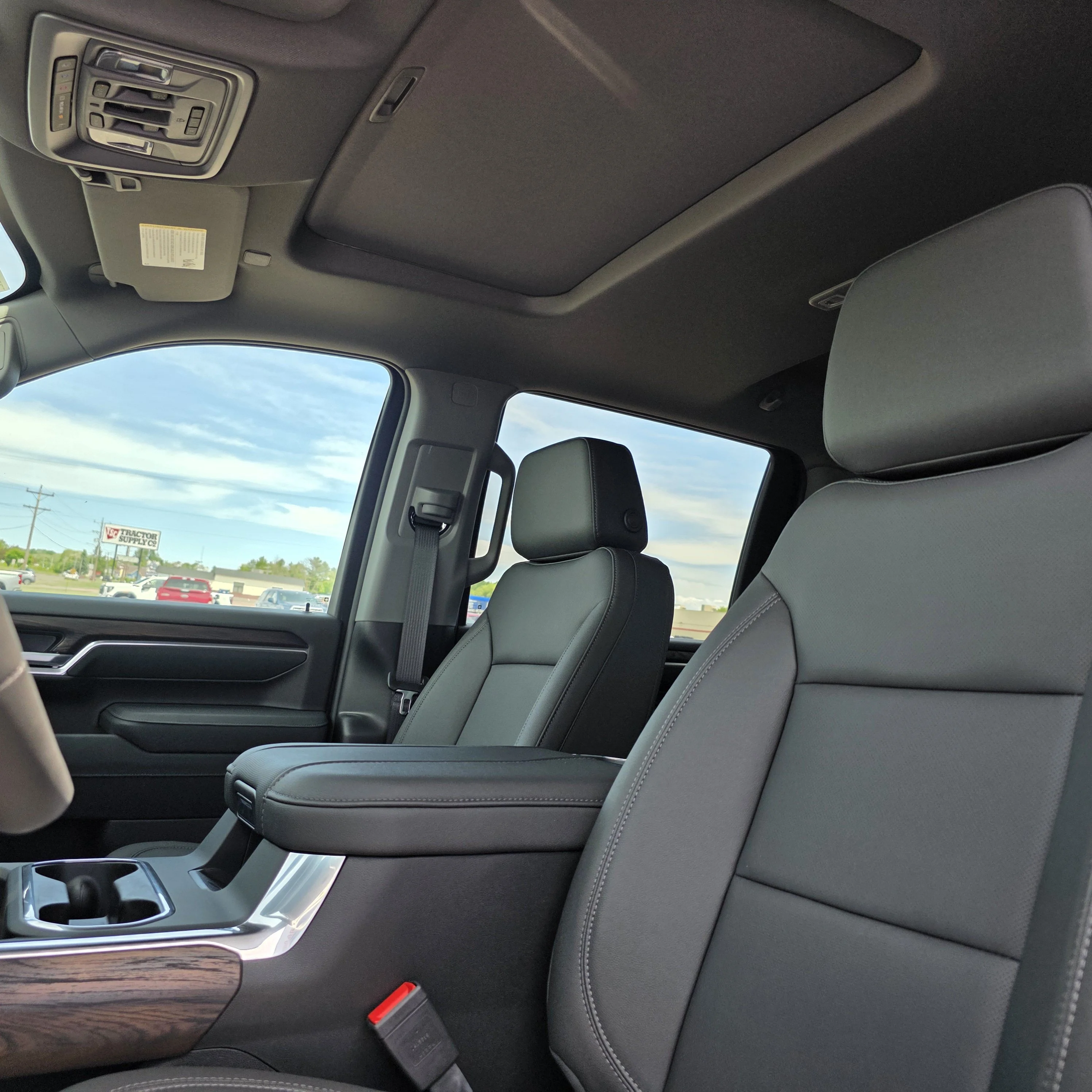 2026 GMC Sierra 3500HD SLT - Photo 9