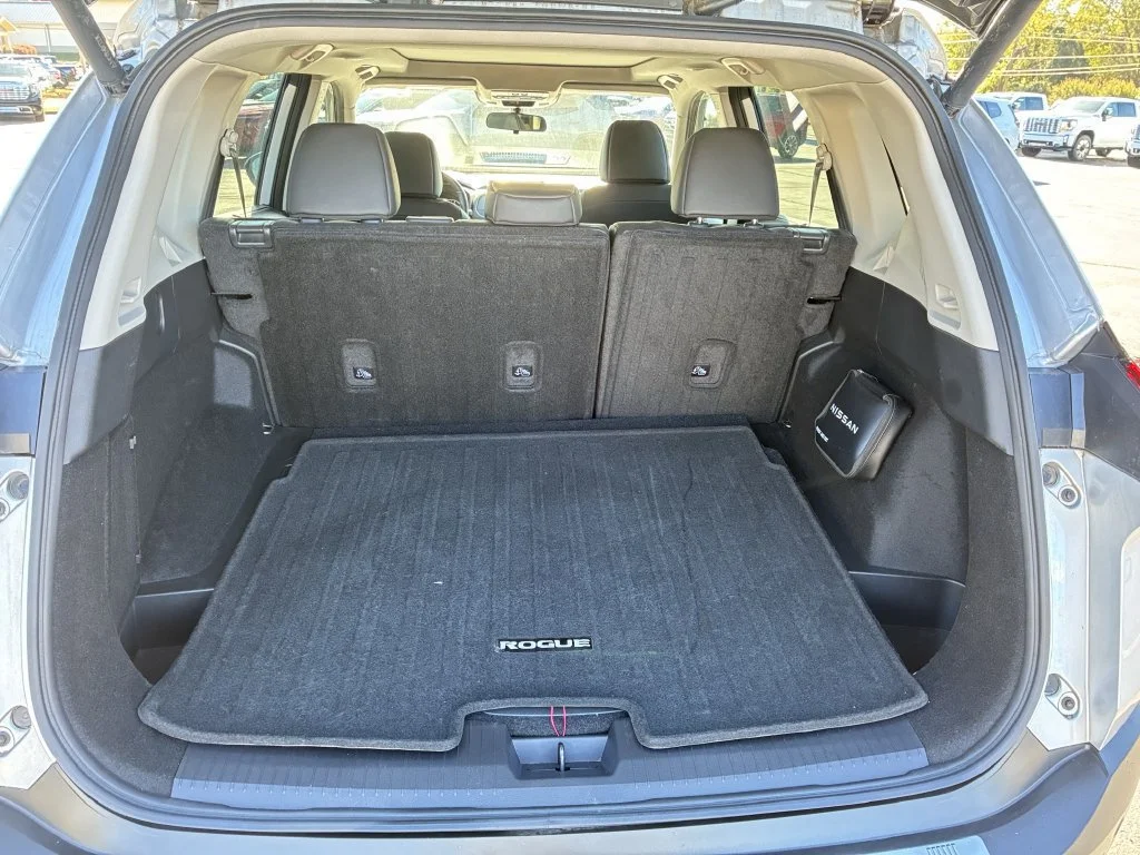 Used 2023 Silver Nissan SV image 19