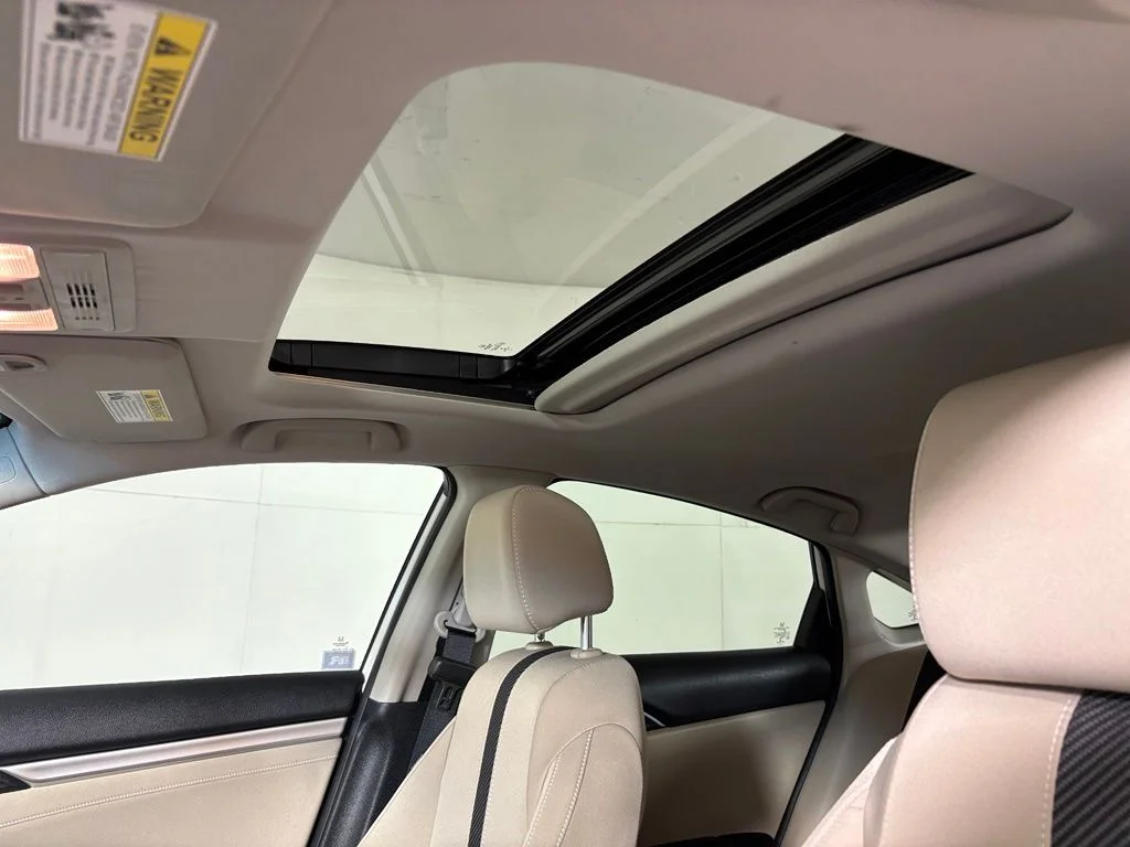 Used 2018  Honda EX image 18